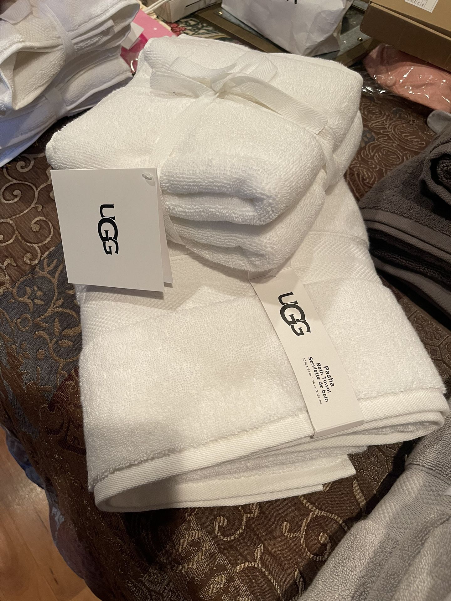 Ugg Soft Towels for Sale in Islip Terrace, NY - OfferUp