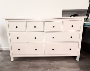 8-Drawer Solid Wood White Dresser