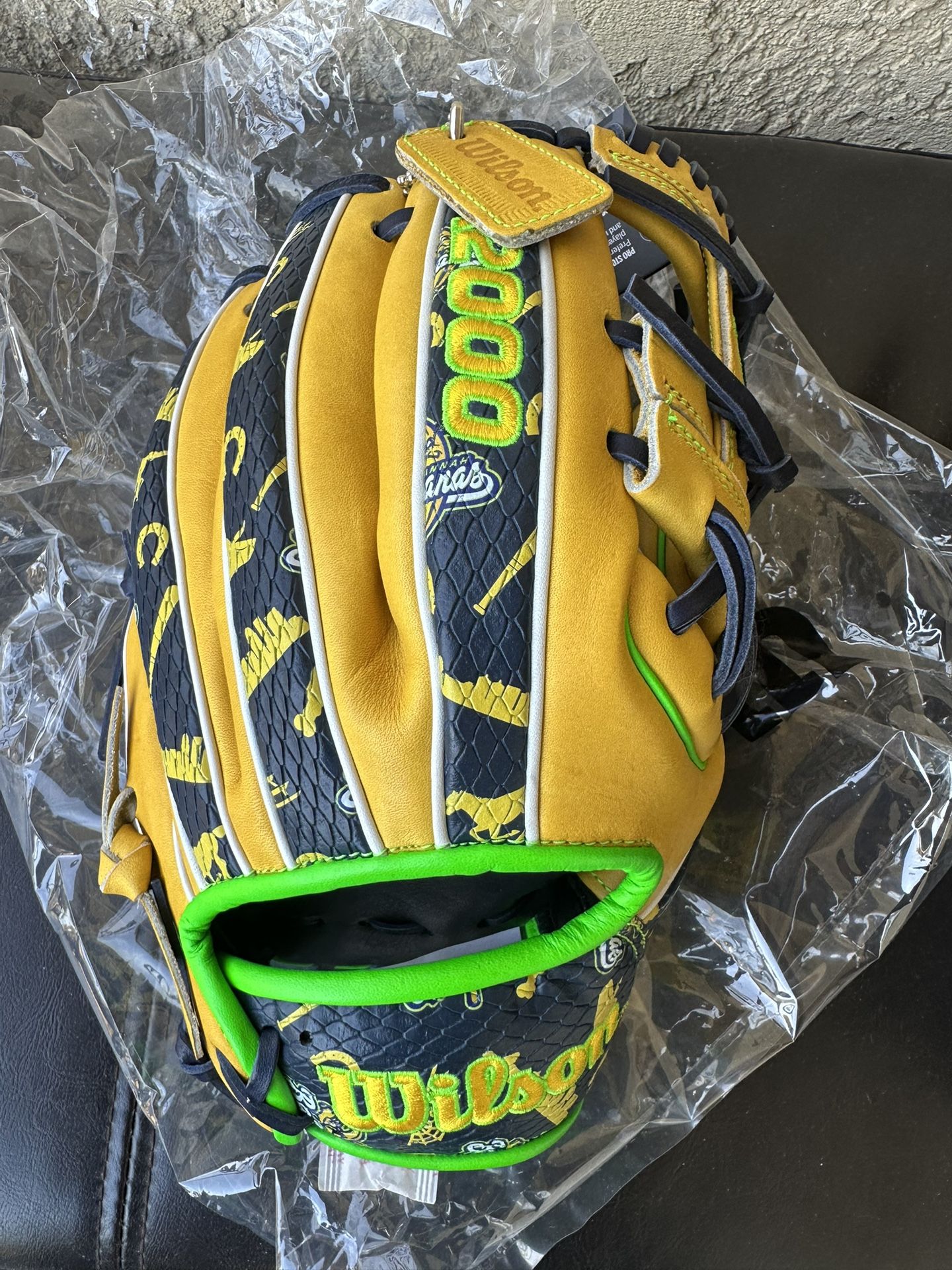 Wilson A2000 Baseball Glove Savanah Banana Mystery Glove Special Edition
