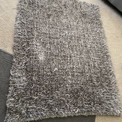 Grey Shaggy Area Rug -medium Size 