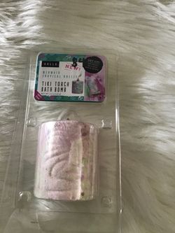 Tiki bath bomb