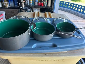 Set of three organic pots with lids