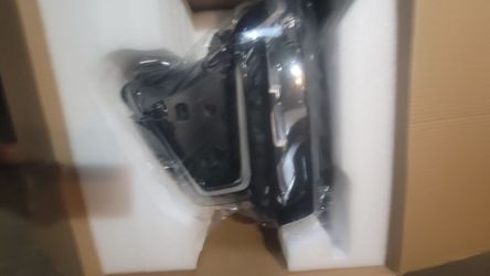 21-24 tahoe/suburban right led headlight