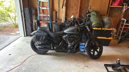 2022 Harley Street Bob 114