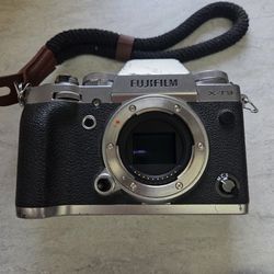 Fujifilm X- T3 mirrorless camera with TTArtisan 27mm f/2.8 autofocus lens.