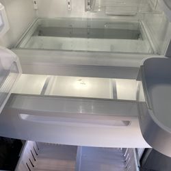 REFRIGERATOR 