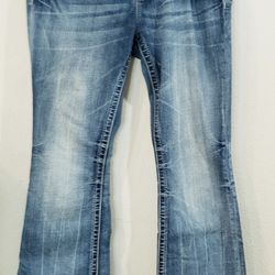 Grace Boot Cut Jeans 
size Woman's 29 (11/12)
Length: 42in Inseam: 33in 