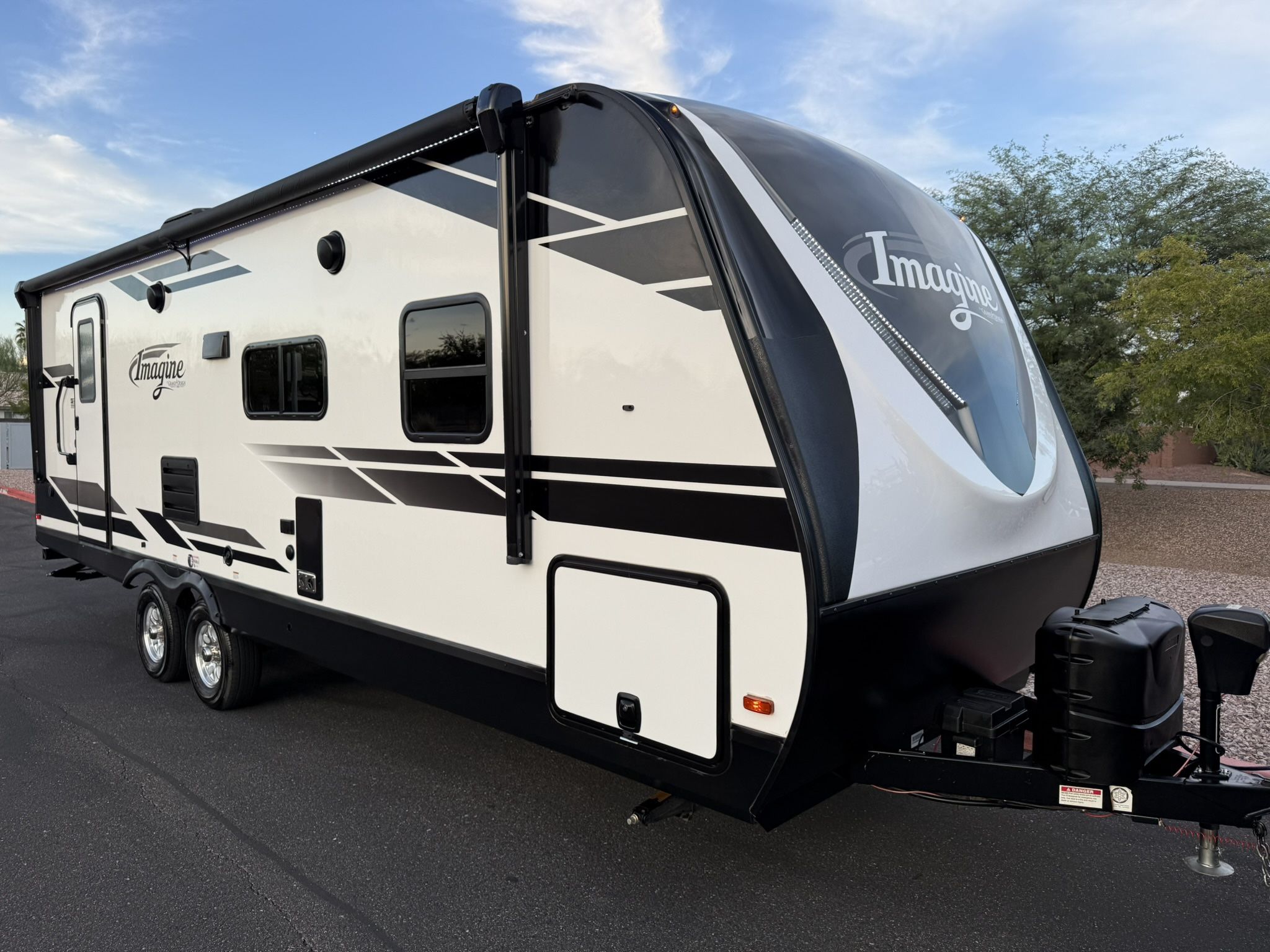 2021 Grand Design Imagine Luxury Travel Trailer