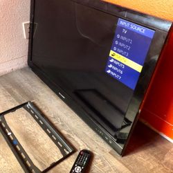 Sharp Tv 40 In Lightly Used $100