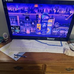 36 Inch Seiki TV With Roku Device