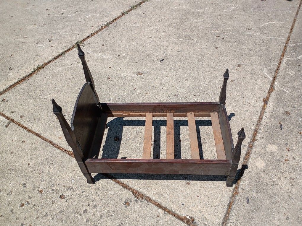 Vintage Doll Bed