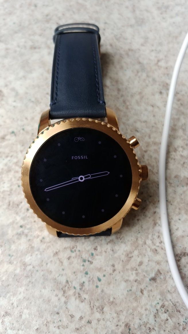 Leather Fossil Q Explorist Gold Fossil GEN SMARTWATCH  display picture 1