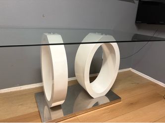 Glass dining table
