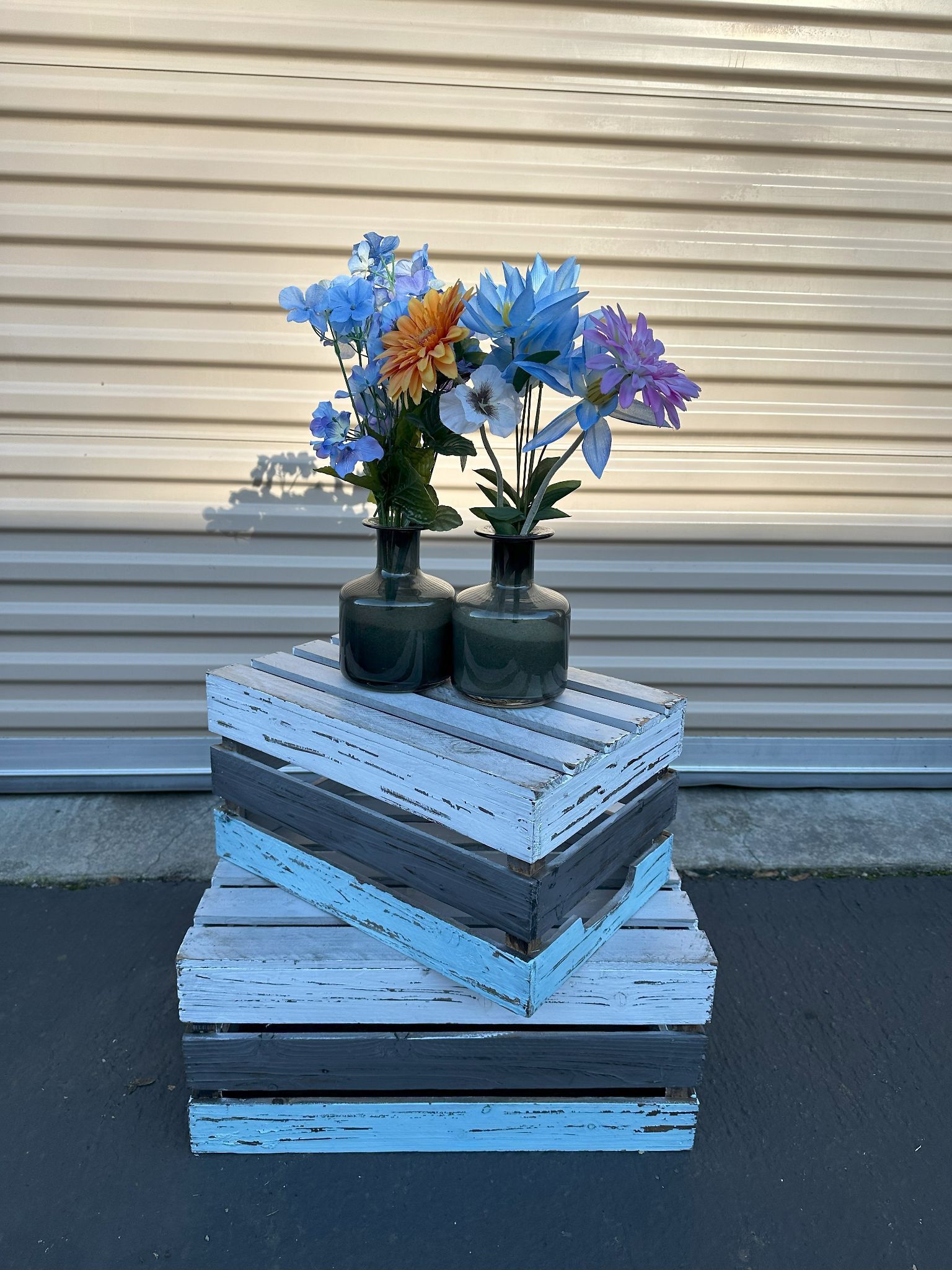 Transparent Green Vase With Fake Flowers (2)