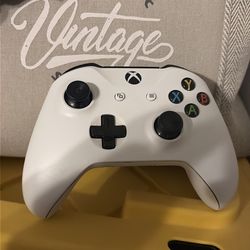 2 Xbox s controller