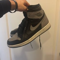 Air Jordan 1 “Shadows” Size 9