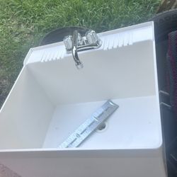 Sink to wash the mops