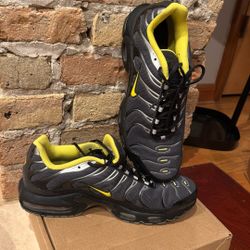 Grey Yellow Silver Nike TNAir Size 12