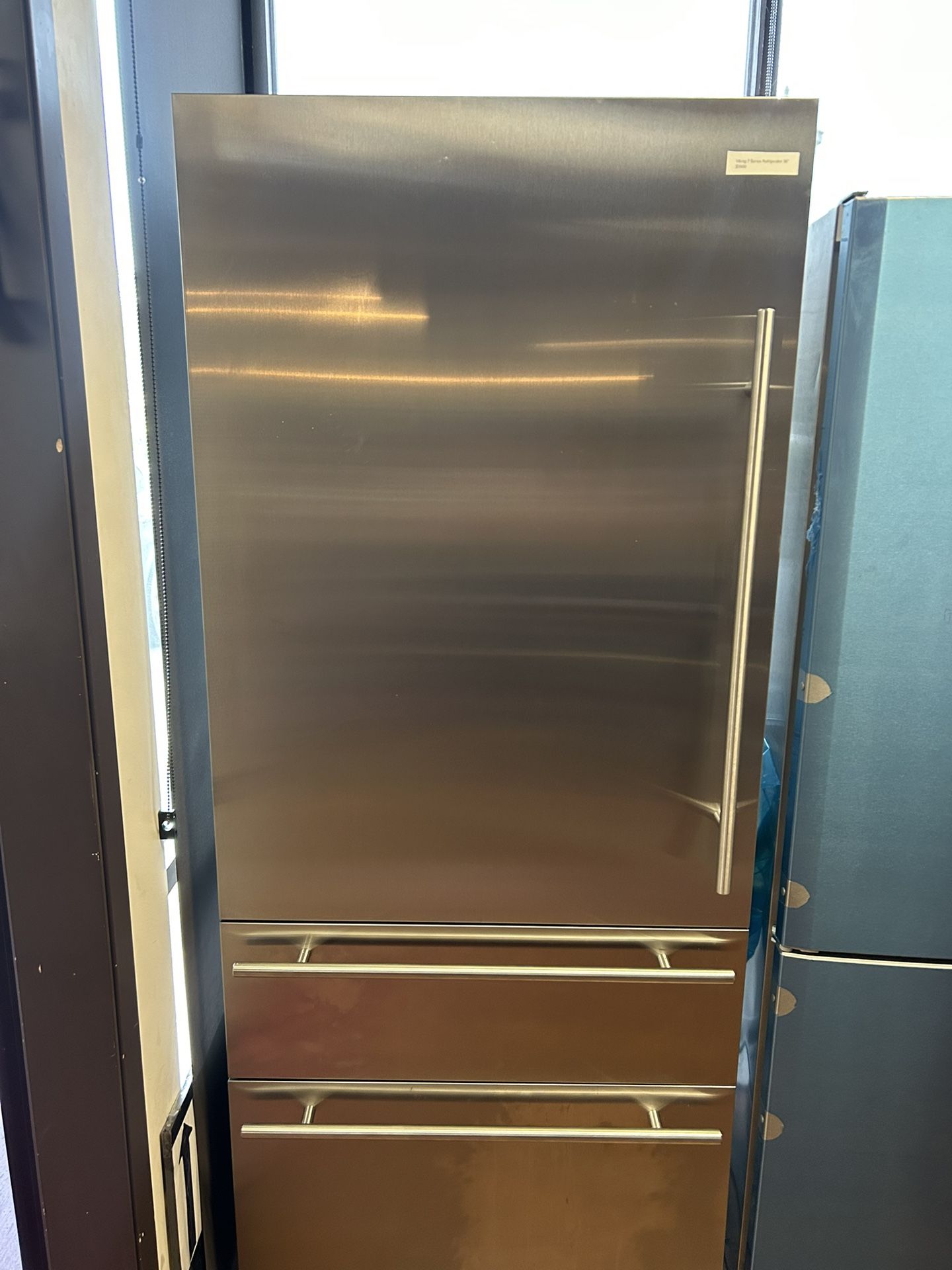 Viking 7 Series 36” Bottom Freezer Refrigerator Left Hinge 