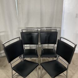 Modern Black & Chrome Chairs (4) / Sillas Negra Modernas 