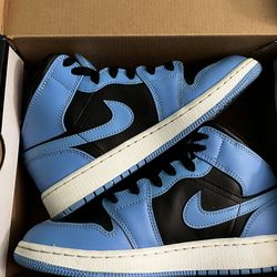 Air Jordan 1’s blue/black Size 5y U.S