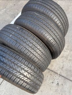 🎃 225 60 17 Yokohama tires Con 80% de Vida Las 4