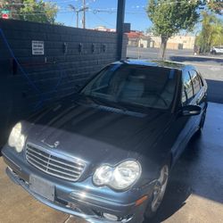 Mercedes-Benz 2005 C230