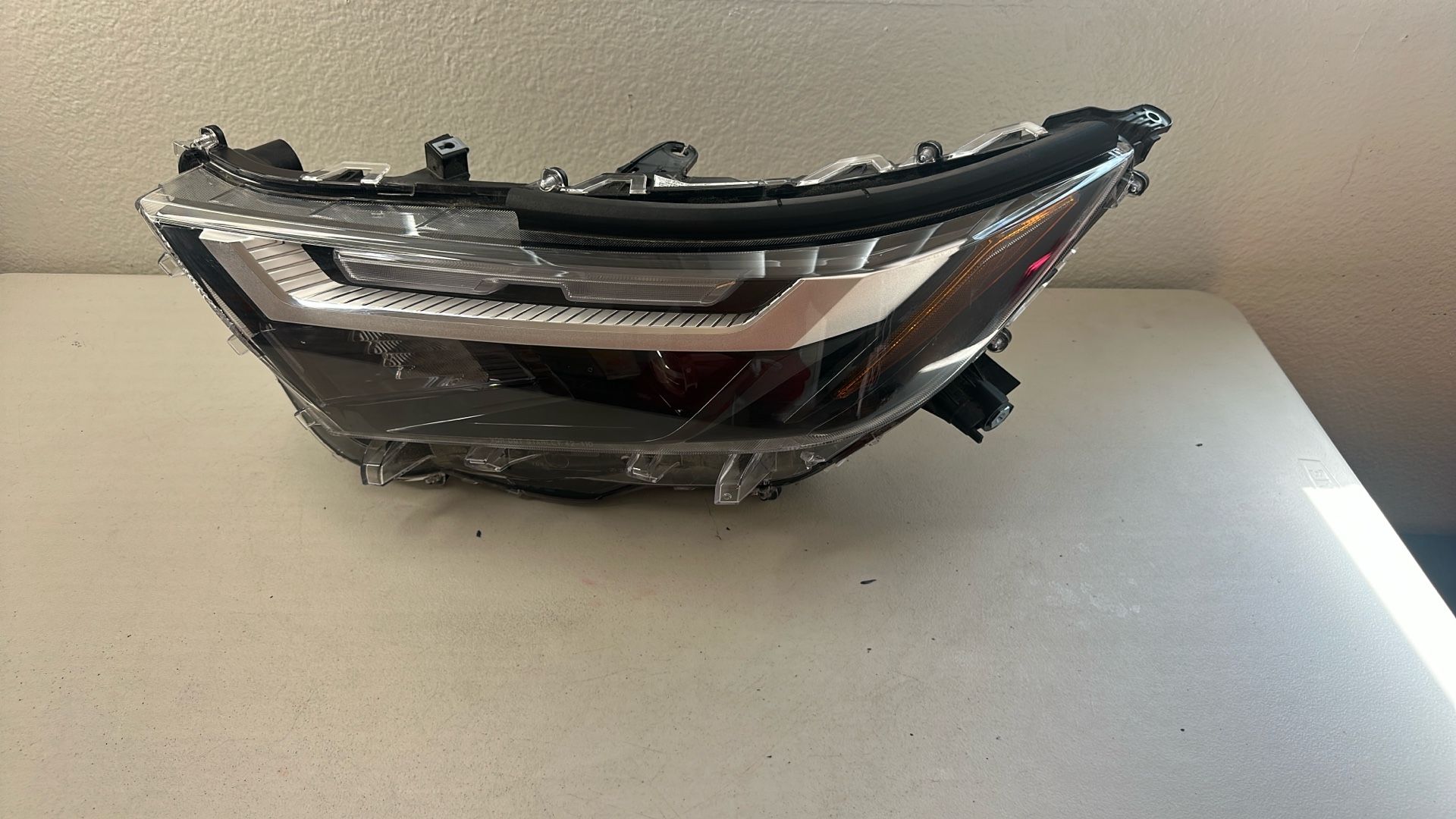2022-2024 TOYOTA RAV4 LEFT DRIVE HEADLIGHT LED OEM