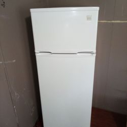 AVANTI APARTMENT FRIDGE $75