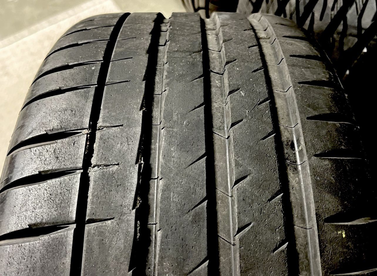 Single Tire (1) 90% 255/35/19 Michelin Pilot Sport 4 S