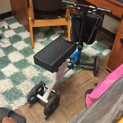 Knee scooter 