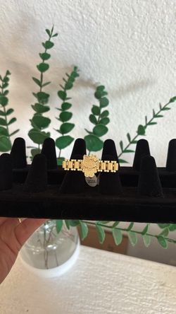 Double Finger HK ring