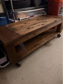 Custom-made coffee tables on wheels