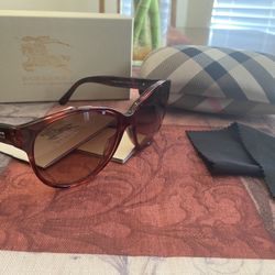 Burberry Sunglasses 