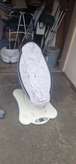 Baby rocker has music