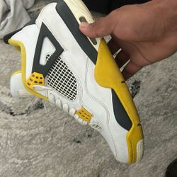 Jordan 4 