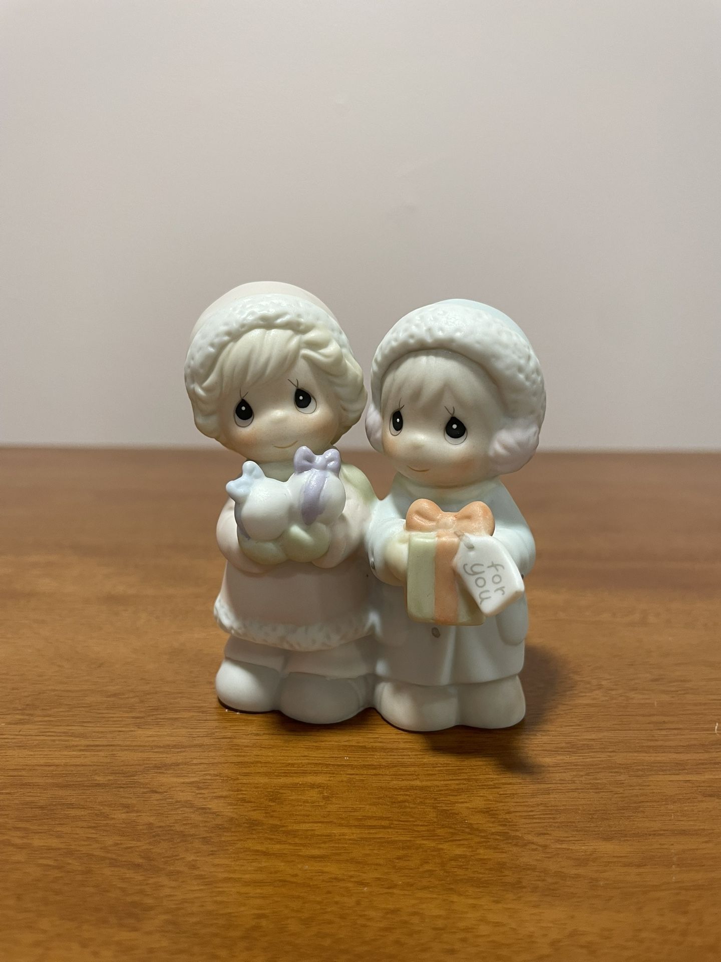 Precious Moments Sugar Town Tammy & Debbie Bearing Gifts