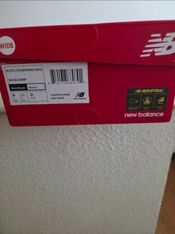 New Balance Elite Lite women's