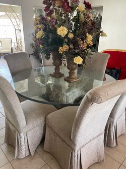 Round Glass Top Dining Table with 4 Chairs