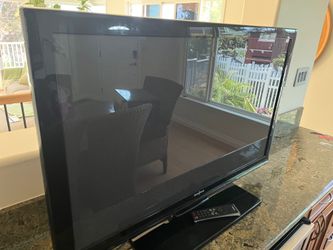 47" Insignia Flat Screen TV