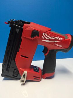 MILWUAKEE M12 FUEL BRUHLESS 18GA FINISH NILER NEW tool only