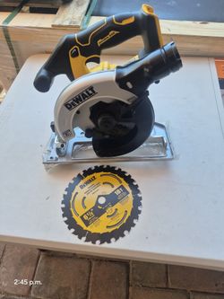 DEWALT 61/2 CIRCULAR SAW CORDLESS BRUSHLESS 