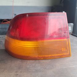 Left Rear Brake Light Good Condition For 1998 Honda Civic 1.6l Engine 2 Doors Automatic  Transmission 