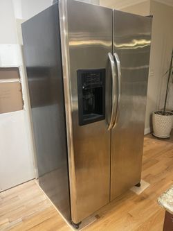 GE Refrigerator