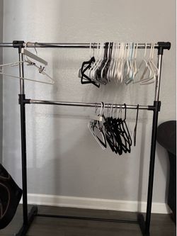 Adjustable clothing Rack