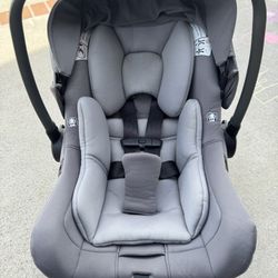 Nuna  Pipa  Car Seat 