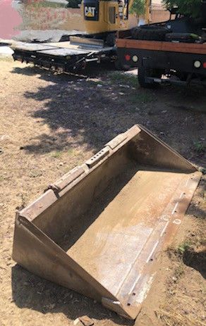 Skid Steer Smooth Bucket