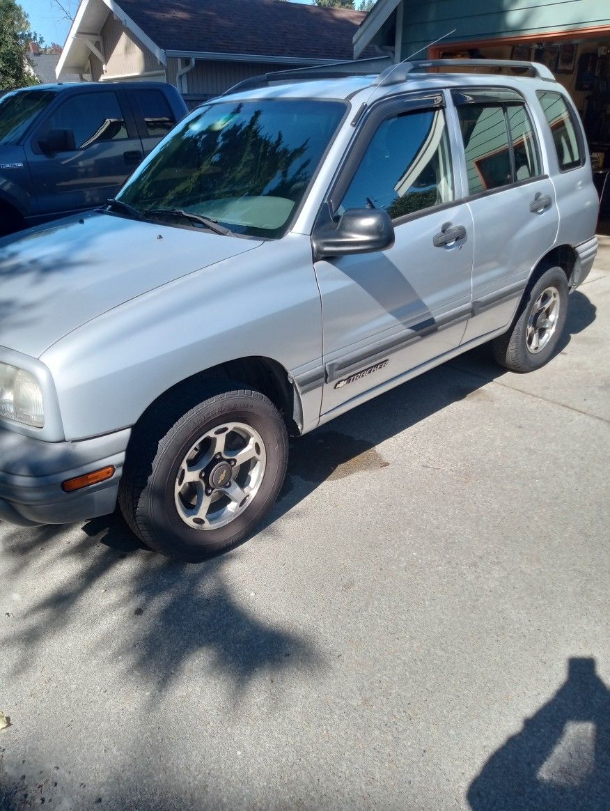 2000 Chevrolet Tracker
