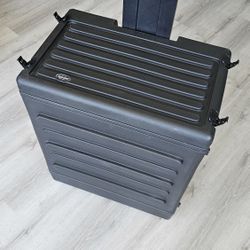 $200 - SKB 6U Rolling Rack