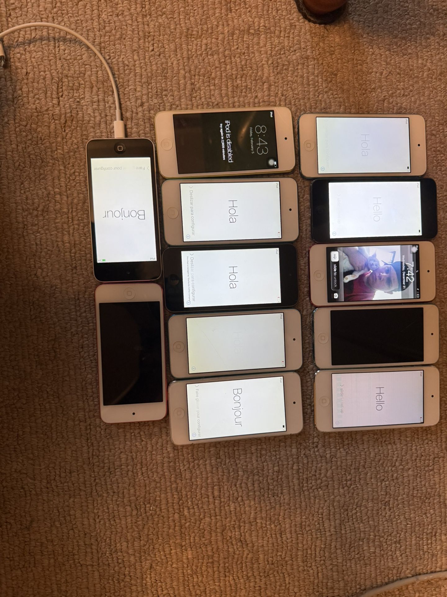 Lot of 12 iPod touch 5th generation